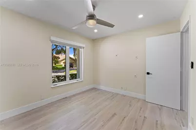 1900 Lakeshore Dr, Weston, FL 33326 - Photo 39