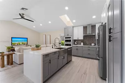 1900 Lakeshore Dr, Weston, FL 33326 - Photo 15