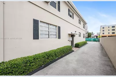 821 SW 5th St #1, Miami, FL 33130 - Photo 9