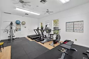 2860 Somerset Dr, Lauderdale Lakes, FL 33311 - Photo 23