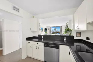 6900 Bay Dr, Miami Beach, FL 33141 - Photo 17
