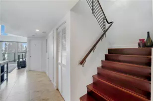 41 SE 5th St, Miami, FL 33131 - Photo 7