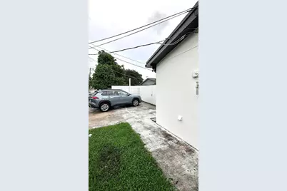 2415 Thomas St #B, Hollywood, FL 33020 - Photo 3