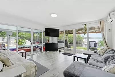 70 SW Hideaway Pl, Stuart, FL 34994 - Photo 9