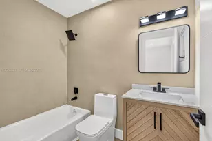 10046 NW 41st St, Doral, FL 33178 - Photo 21