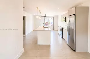 2555 NE 193 St, Aventura, FL 33180 - Photo 5