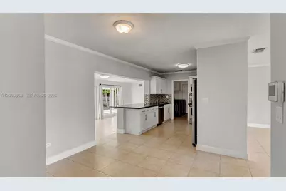 9710 SW 14th St, Miami, FL 33174 - Photo 9