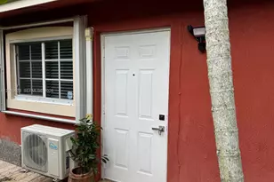 9051 NW 18th Ct, Pembroke Pines, FL 33024 - Photo 5