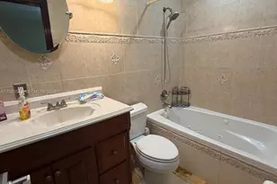 9051 NW 18th Ct, Pembroke Pines, FL 33024 - Photo 13