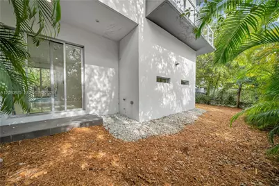 3253 McDonald St #3253, Miami, FL 33133 - Photo 11