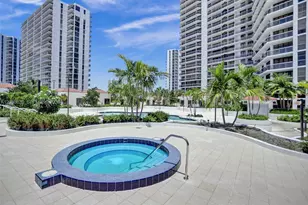 20281 E Country Club Dr, Aventura, FL 33180 - Photo 3