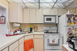 1828 SW 18th St, Miami, FL 33145 - Photo 15