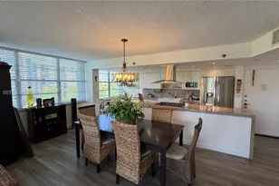 1200 St Charles Pl, Pembroke Pines, FL 33026 - Photo 7