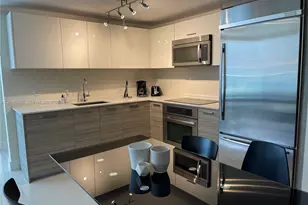 1300 Brickell Bay Dr, Miami, FL 33131 - Photo 7