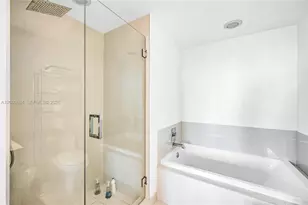 45 SW 9th St, Miami, FL 33130 - Photo 21