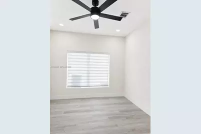 907 21st St, West Palm Beach, FL 33407 - Photo 9