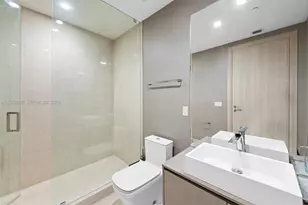 1000 Brickell Plaza, Miami, FL 33131 - Photo 21