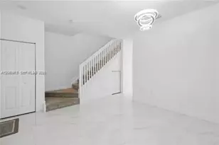 957 NE 211th St, Miami, FL 33179 - Photo 3