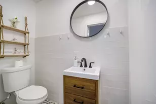2286 NE 215th St, Miami, FL 33180 - Photo 19