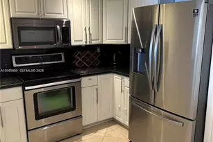 555 NE 15th St, Miami, FL 33132 - Photo 9