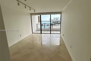 555 NE 15th St, Miami, FL 33132 - Photo 13
