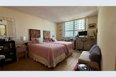 1155 Brickell Bay Dr #2310, Miami, FL 33131 - Photo 5