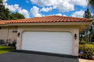 1100 NW 114th Ave, Plantation, FL 33323 - Photo 9