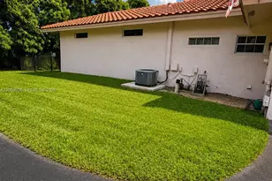 1100 NW 114th Ave, Plantation, FL 33323 - Photo 7