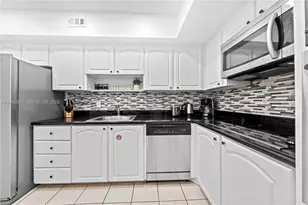 3801 S Ocean Dr, Hollywood, FL 33019 - Photo 9