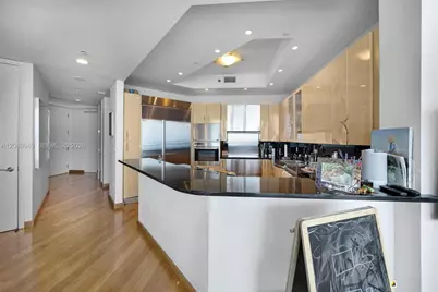 100 S Pointe Dr #1709, Miami Beach, FL 33139 - Photo 17