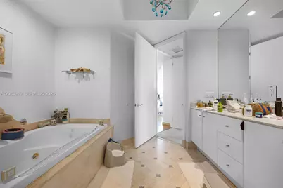 100 S Pointe Dr #1709, Miami Beach, FL 33139 - Photo 21