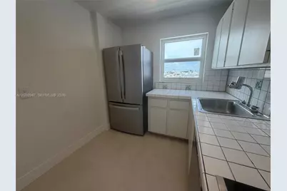 245 18th St #805, Miami Beach, FL 33139 - Photo 29