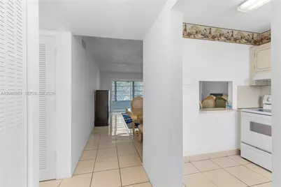 7891 N Sunrise Lakes Dr #305, Sunrise, FL 33322 - Photo 9