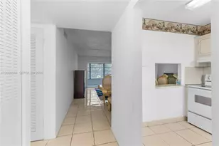 7891 N Sunrise Lakes Dr, Sunrise, FL 33322 - Photo 9