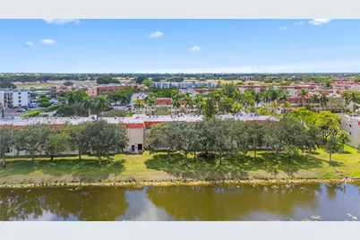 7891 N Sunrise Lakes Dr #305, Sunrise, FL 33322 - Photo 5