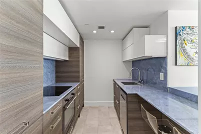 1000 West Ave #1518, Miami Beach, FL 33139 - Photo 13