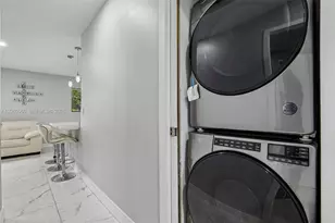 1421 N 68th Terrace, Hollywood, FL 33024 - Photo 17