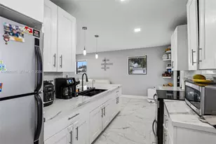 1421 N 68th Terrace, Hollywood, FL 33024 - Photo 11