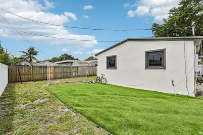 1421 N 68th Ter, Hollywood, FL 33024 - Photo 27