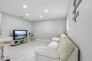 1421 N 68th Terrace, Hollywood, FL 33024 - Photo 5