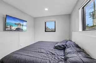 1421 N 68th Terrace, Hollywood, FL 33024 - Photo 23