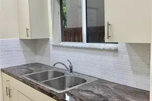 2536 NE 41st Ave, Homestead, FL 33033 - Photo 7