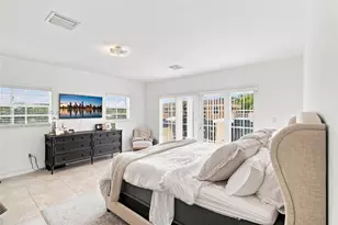 913 SW 8th St, Fort Lauderdale, FL 33315 - Photo 21