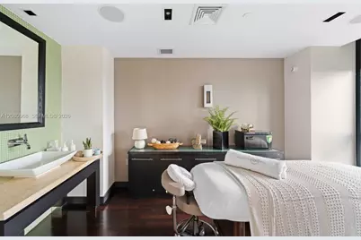 900 Biscayne Blvd #2112, Miami, FL 33132 - Photo 47