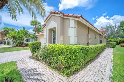 17002 NW 10th St #17002, Pembroke Pines, FL 33028 - Photo 3