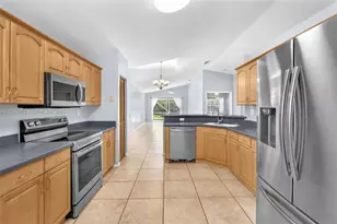 17002 NW 10th St, Pembroke Pines, FL 33028 - Photo 9