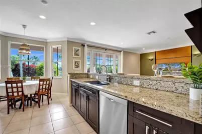3892 Falcon Ridge Cir, Weston, FL 33331 - Photo 7
