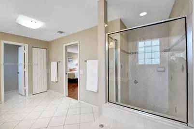 3892 Falcon Ridge Cir, Weston, FL 33331 - Photo 15