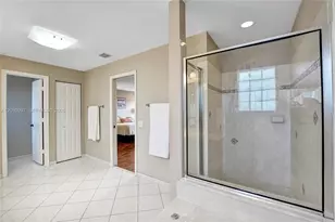 3892 Falcon Ridge Cir, Weston, FL 33331 - Photo 15