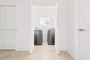 145 NE 60th St, Miami, FL 33137 - Photo 23